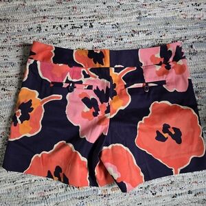 New The Limited Drew Fit Watercolor Red And Blue Floral Mid-Rise Short